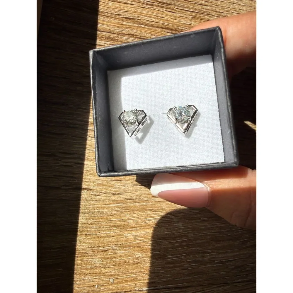 ✨Moissanite Diamond-Shaped Stud Earrings | Rhodium Plated | GRA Documentation✨